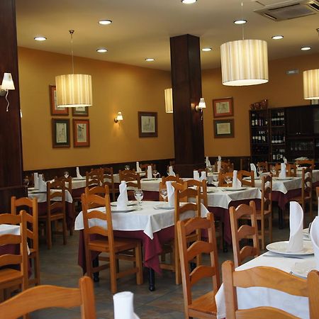 Hostal Restaurante Alarico Allariz Exterior photo
