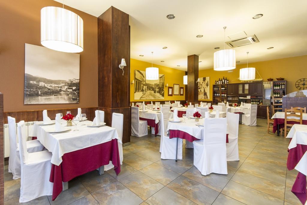 Hostal Restaurante Alarico Allariz Exterior photo